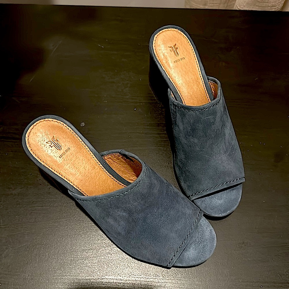 Frye suede heeled slides / sandals, Sz 8.5 dusty blue 3” heel worn once like new